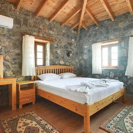 Villa Havva Cedit